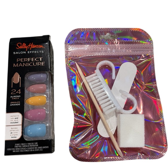 Sally Hansen Other - Sally Hansen Salon Effects Press-On Nails Set - Almond Shape